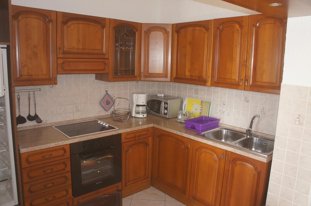 Suran Apartments Póla Szoba fotó